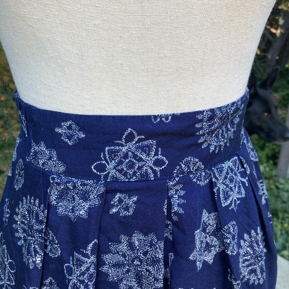 Vintage 80s Norton McNaughton Navy Blue White Medallion Rayon Midi Skirt M L - Picture 3 of 7